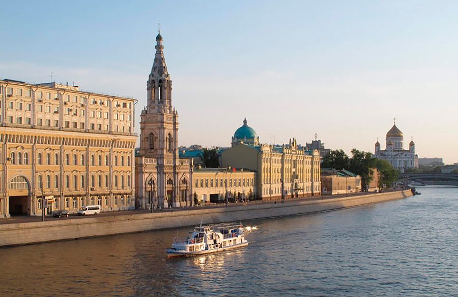 Вид на колокольню храма Софии Премудрости Божией в Средних Садовниках Kolokolnya2.jpg